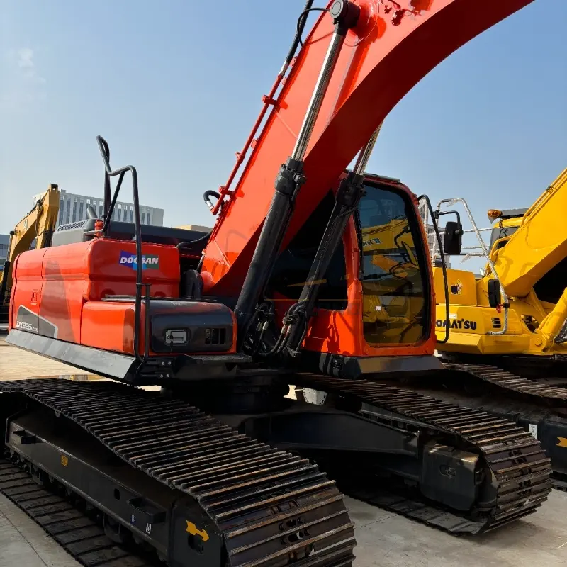 Powerful Used Doosan DX215-9C Crawler Excavator for Heavy-Duty Tasks